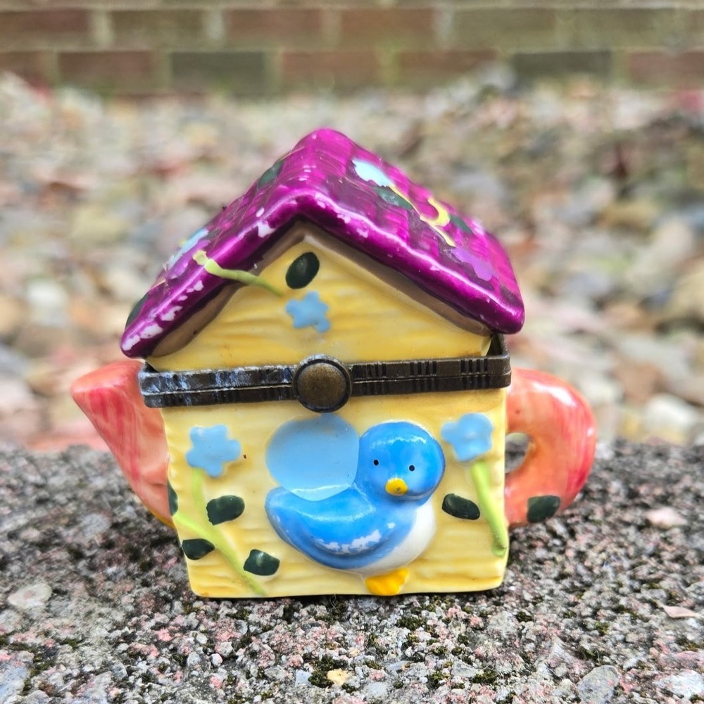 Vintage‎ Trinket Box Ceramic Teapot Birdhouse Bluebird Purple Flowers